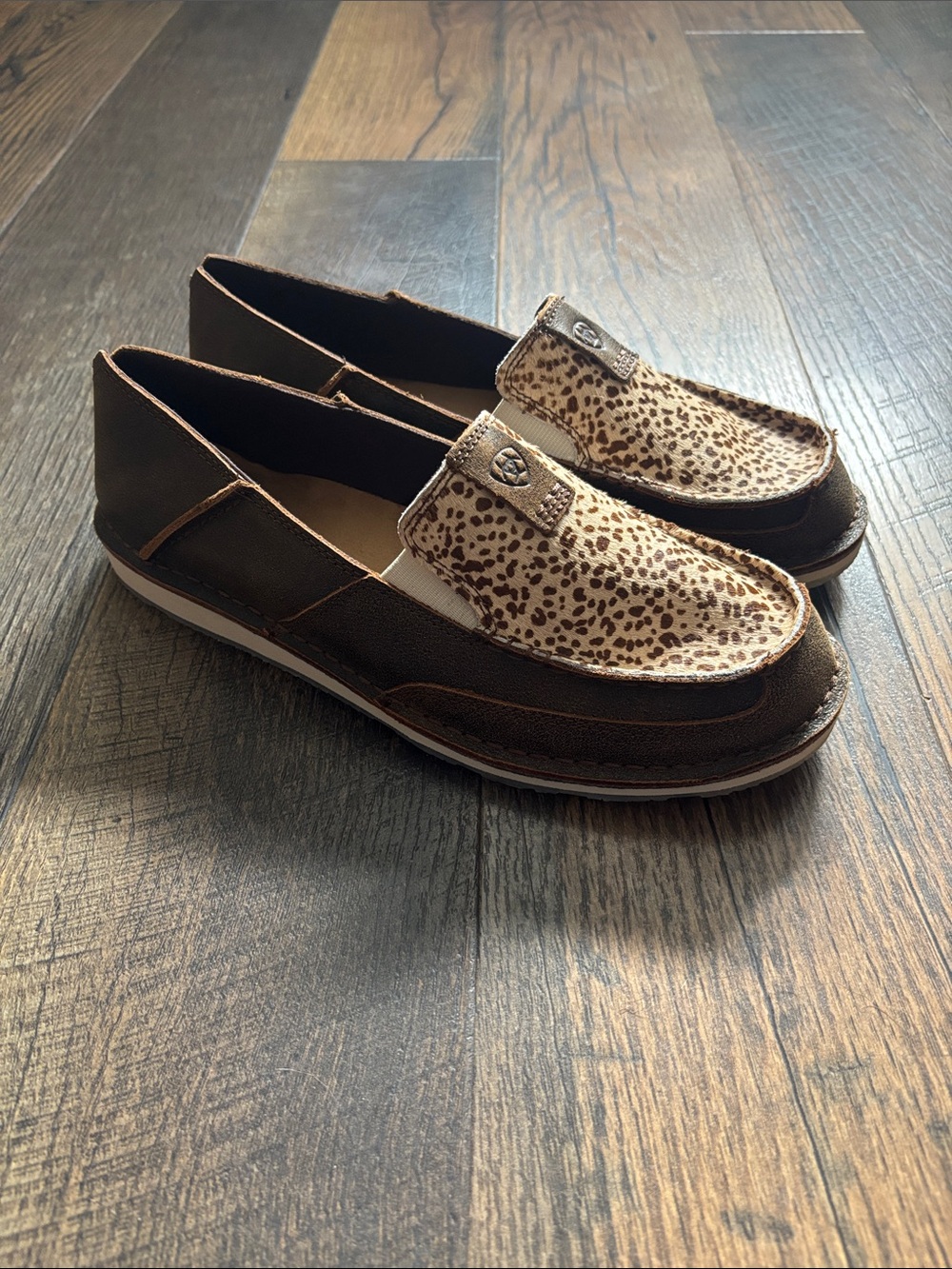 Ariat Cruiser Women's Leather Loafer Vintage Bomber Cheetah Print on Cow Hide